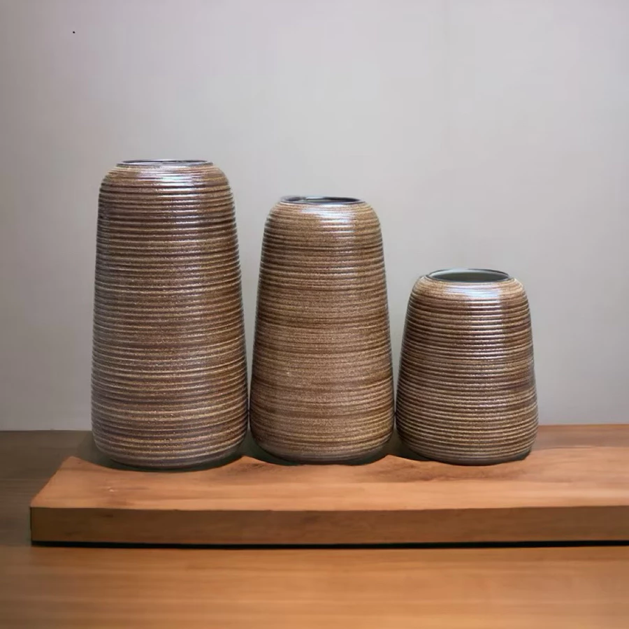 Exquisite, high-end Bat Trang ceramic flower vase featuring a matte finish and raised textured patterns